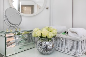 Luxury Apartment, Private Bathroom, City View (The Sky Penthouse) | 2 bedrooms - The Sky Penthouse (Winchester)