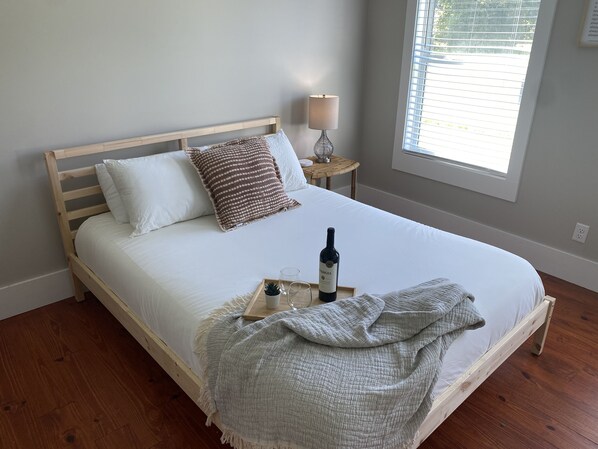 3 bedrooms, desk, iron/ironing board, travel cot