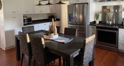 The family friendly, easily accessible new Peacefulside Retreat!