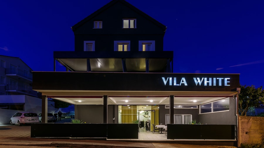 Villa White