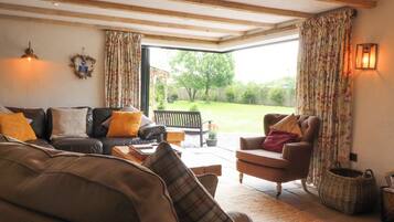 Cottage | Living area