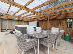 Cottage | Outdoor dining