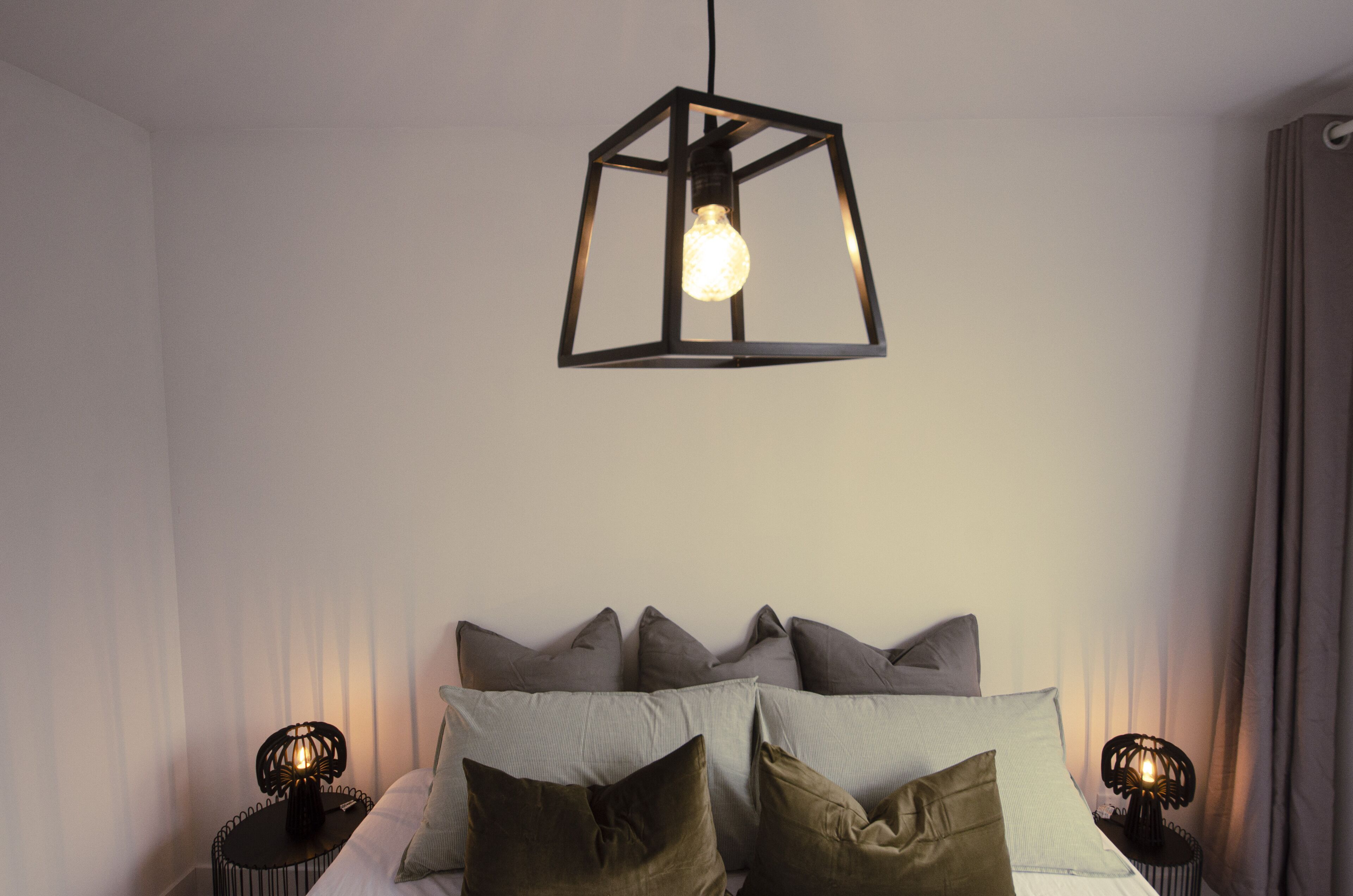 2 bedrooms, desk, iron/ironing board, travel cot