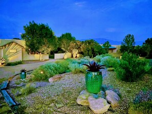 Property grounds - Truly STUNNING~ Minutes to ABQ!VIEWS/Fireplace/Fire-Pit/ Outdoor Mecca-Hot Tub! (Rio Rancho)