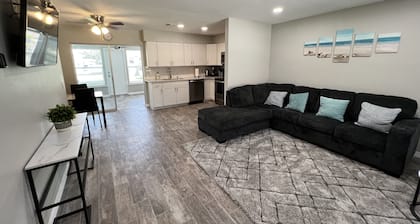 Cozy 2 Bedroom near the Springs