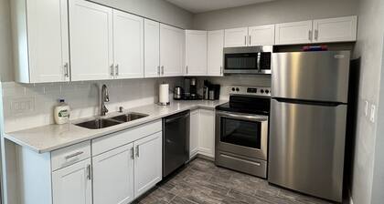 Cozy 2 Bedroom near the Springs