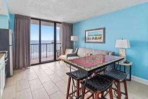 Dining - Beach Colony 10th Floor Oceanfront 1bed/1bath Condo in Myrtle Beach (Myrtle Beach)