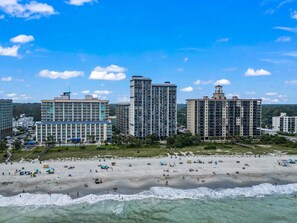On the beach - Beach Colony 10th Floor Oceanfront 1bed/1bath Condo in Myrtle Beach (Myrtle Beach)