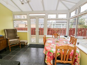 Living room - 11 Bro Celyn (Holyhead)