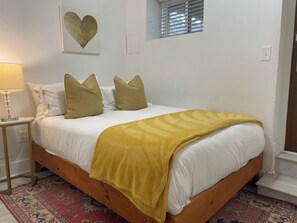 2 bedrooms, travel cot, free WiFi