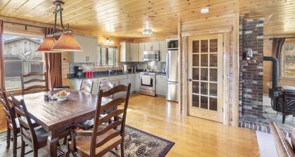 Deer Run Lodge - Luxurious Family Friendly Lodge! In the heart of Pittsburg