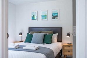 2 chambres, fer et planche à repasser, Wi-Fi, draps fournis