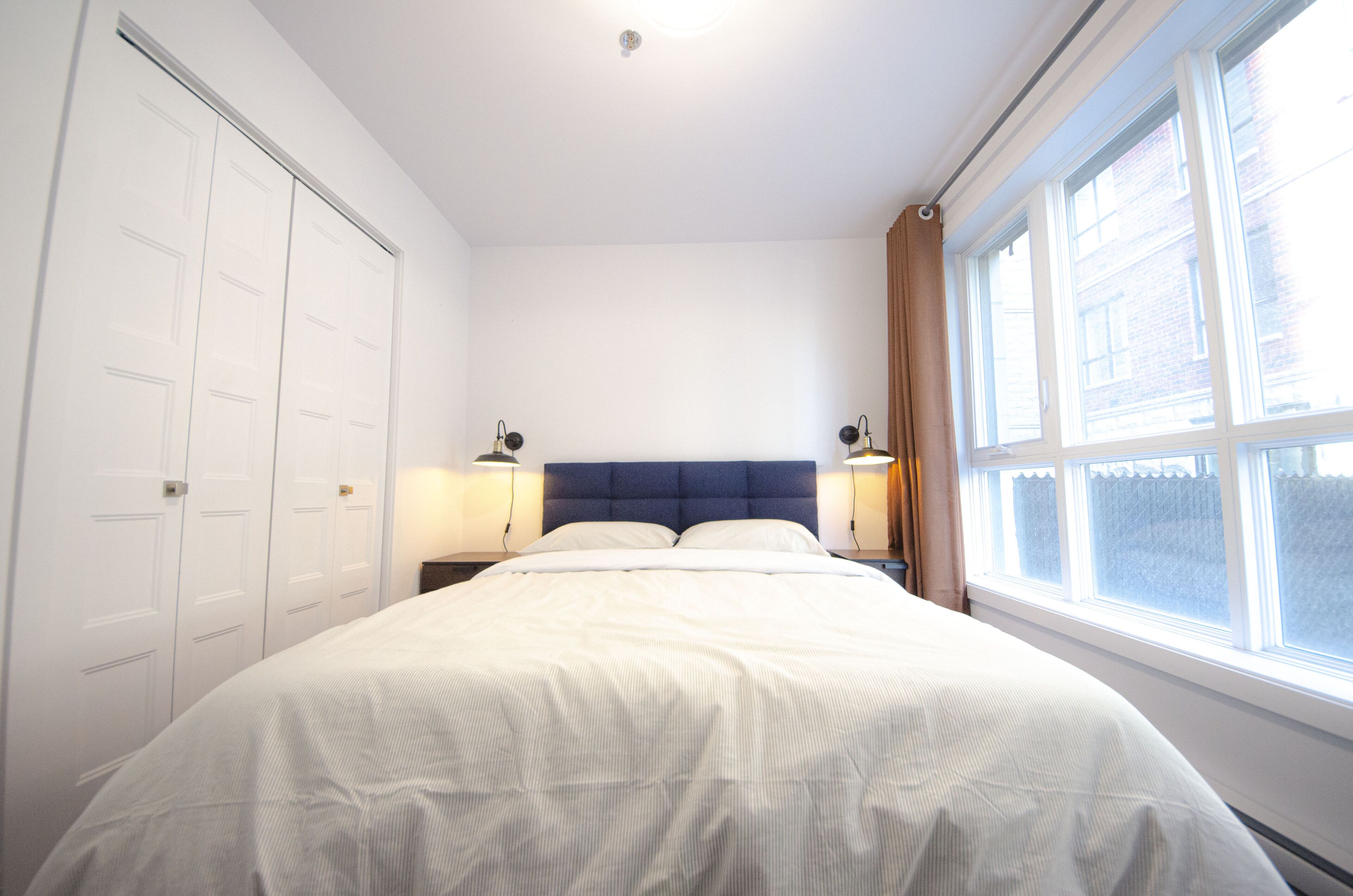 1 Schlafzimmer, Schreibtisch, Bügeleisen/Bügelbrett, Reisekinderbett