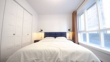 1 Schlafzimmer, Schreibtisch, Bügeleisen/Bügelbrett, Reisekinderbett