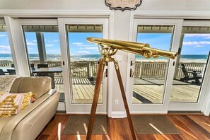 Interior - M'Ocean Granted - Beach Front, Pet Friendly, Private Pool, Beach Gear Credit Included! (St. George Island)