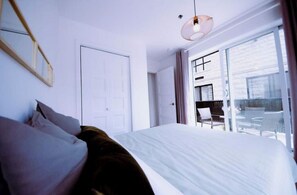 1 slaapkamer, een bureau, een strijkplank/strijkijzer, gratis wifi