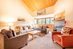 TV, fireplace - Perfect Ski-in/out condo Center Village, Free Parking, WiFi, Amazing views (Copper Mountain)