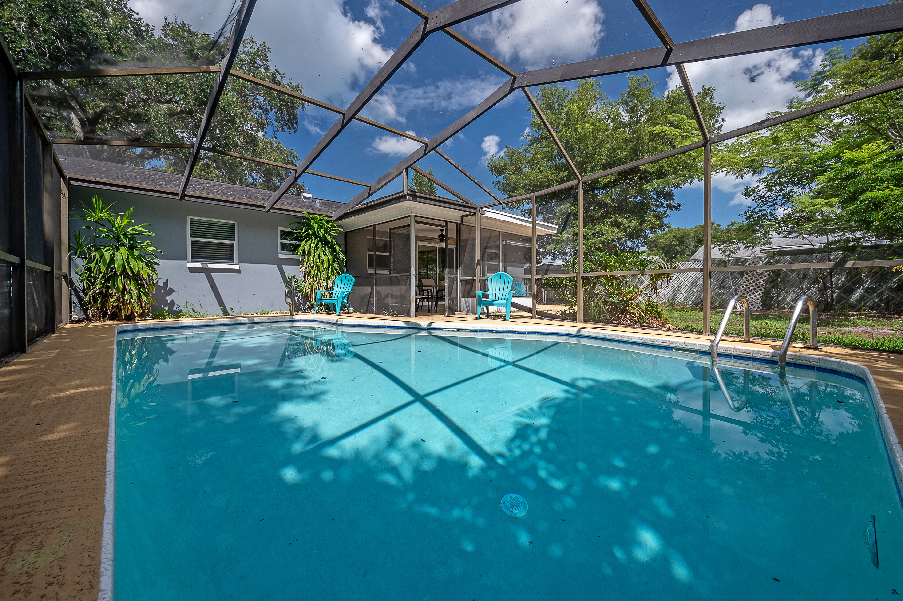 Renovated Largo Pool Home