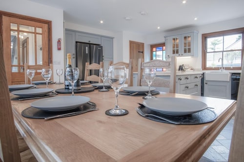 Pendeilo Villa - 5 Bedroom Holiday Home - Amroth