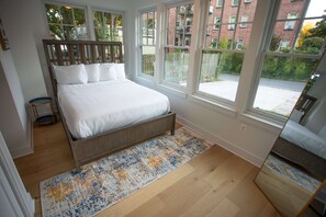 Iron/ironing board, free WiFi - Woodley Suites & Residences (Washington)