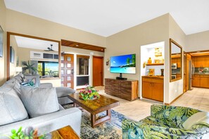 Flat-screen TV, stereo