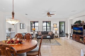 Smart TV, DVD player