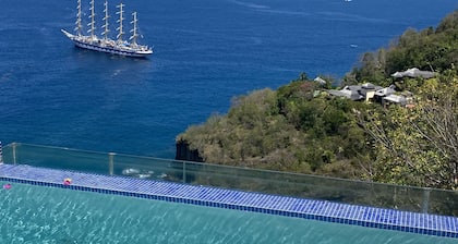 Luxury 1 Bedroom Penthouse with Stunning Ocean Views