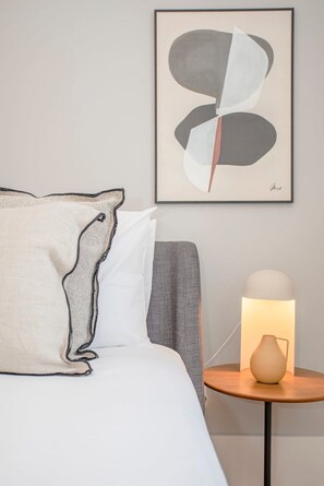 2 chambres, bureau, Wi-Fi, literie fournie