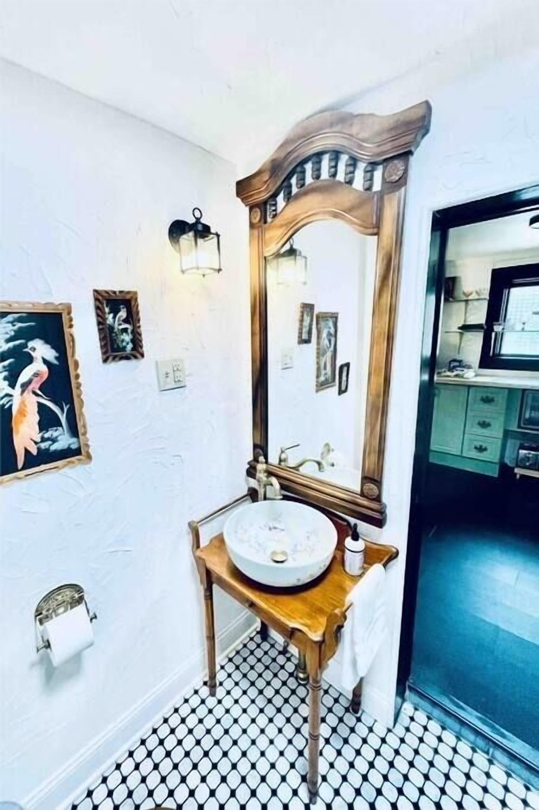 Downtown Cottage with Private Hot Tub