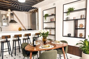 Dining - Spacious & modern property in Le Marais (Paris)