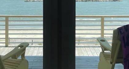 Spacious 4-bedroom home on quiet Gulf Coast beach