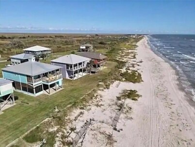 Spacious 4-bedroom home on quiet Gulf Coast beach
