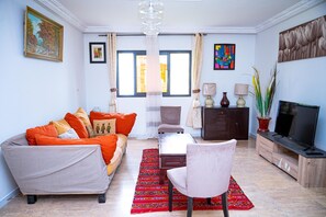 Living area - In the charming of Cite SIR, Abidjan, Entire Family apartment (Abidjan)