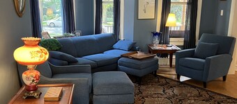 Family and Pet friendly Evanston home close to Beach, The City, and Everything..