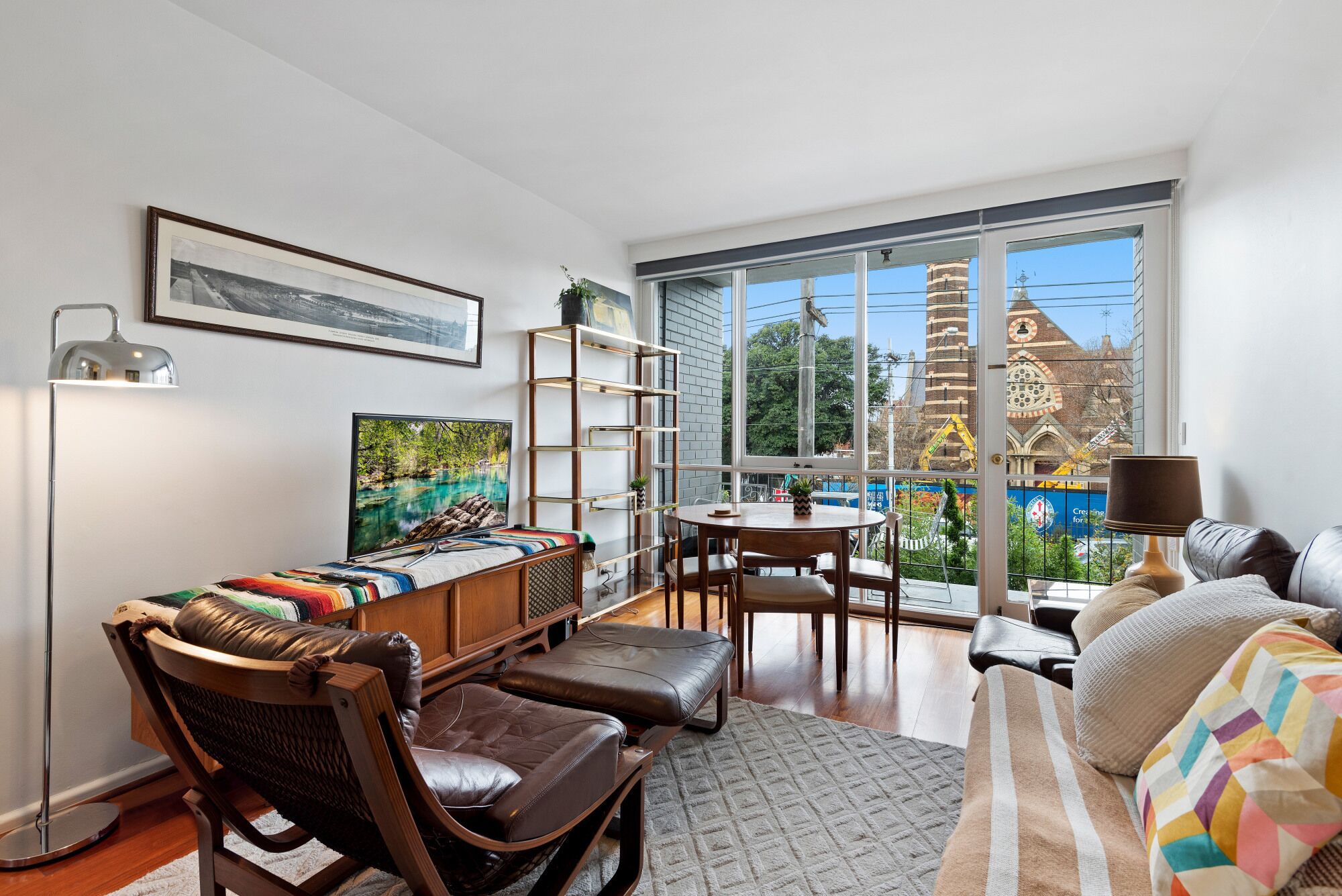 Light and Bright Inner-city Apartment