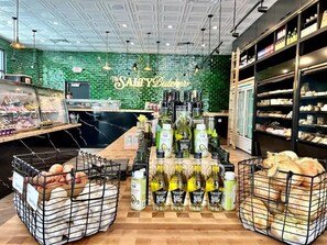 Dining - Only good vibes by the beach at Good Vibes 30A / Pet-Friendly / 1 Min Bike Ride to Beach / 4 Bikes (Santa Rosa Beach)