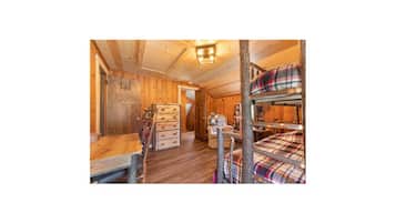 3 chambres, bureau, accès au Wi-Fi (inclus), literie fournie