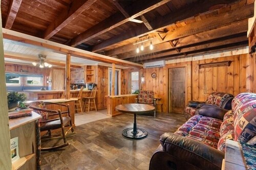 Charming cottage overlooking pond and meadows