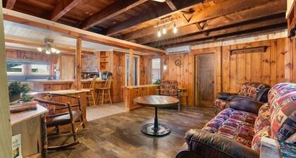 Charming cottage overlooking pond and meadows