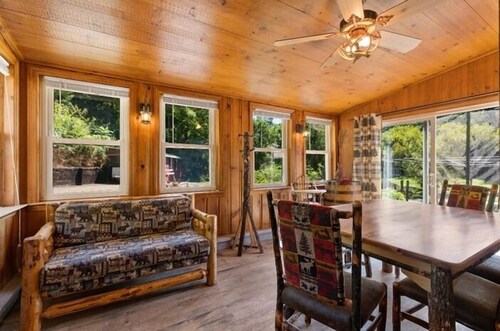 Charming cottage overlooking pond and meadows