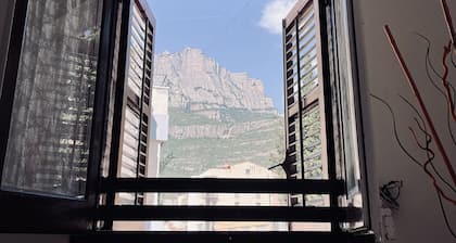 Piso rústico, amplio y al lado de la montaña de Montserrat
