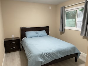 1 habitación, escritorio, wifi y ropa de cama