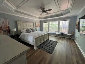 5 bedrooms, desk, iron/ironing board, free WiFi - Luxury Atlanta Home walk to Battery Braves Stadium (Smyrna)