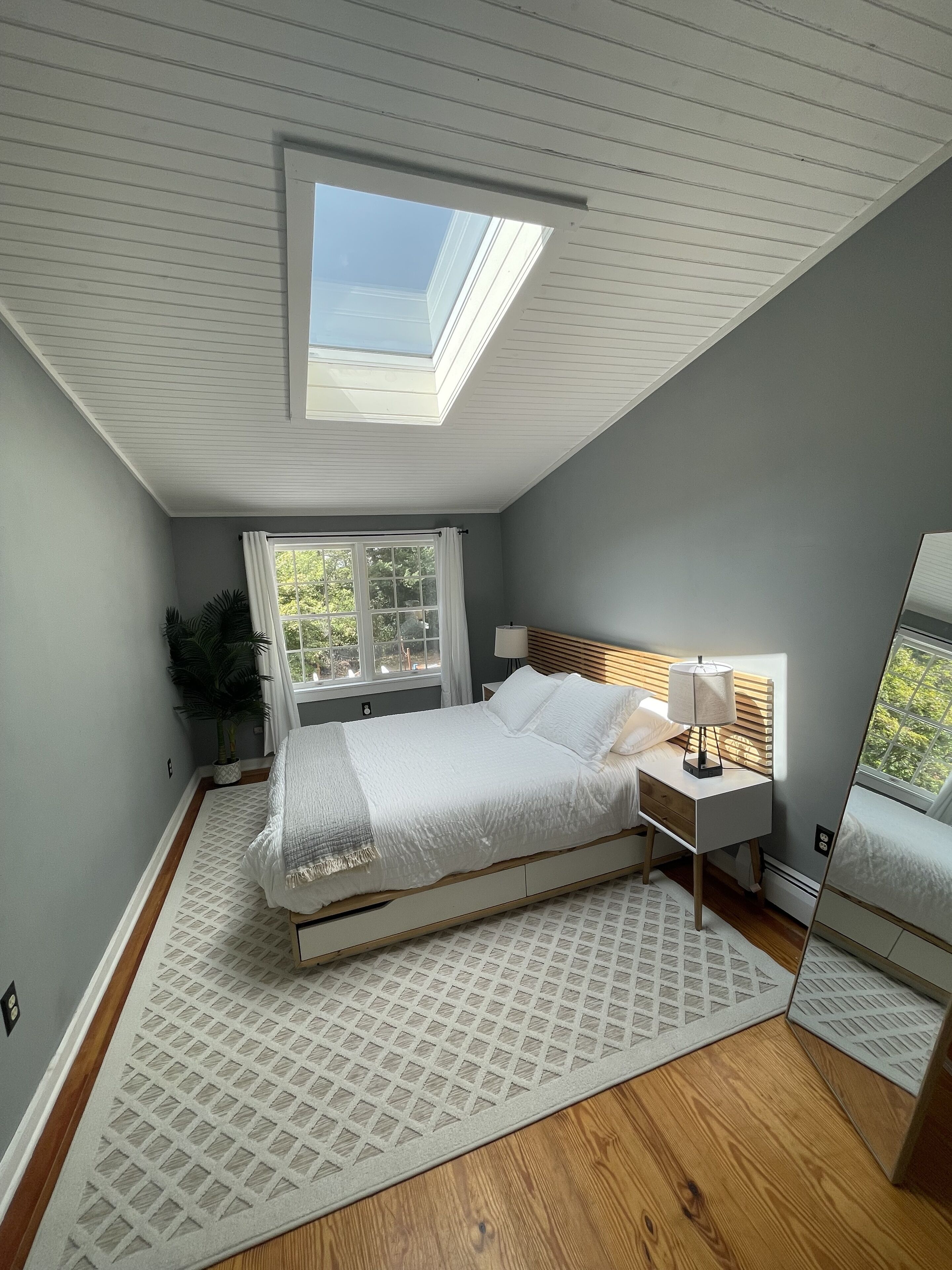 Bright, Airy Home with TONS of character in Hudson, NY - 5 min from Warren St