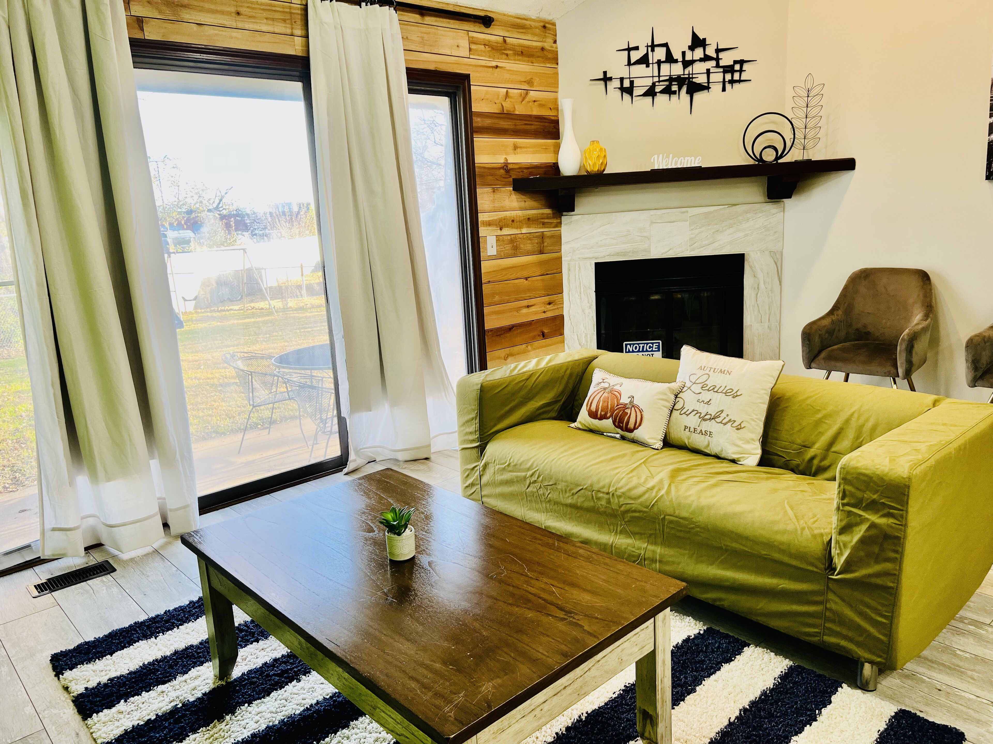 Cozy Airport Townhome