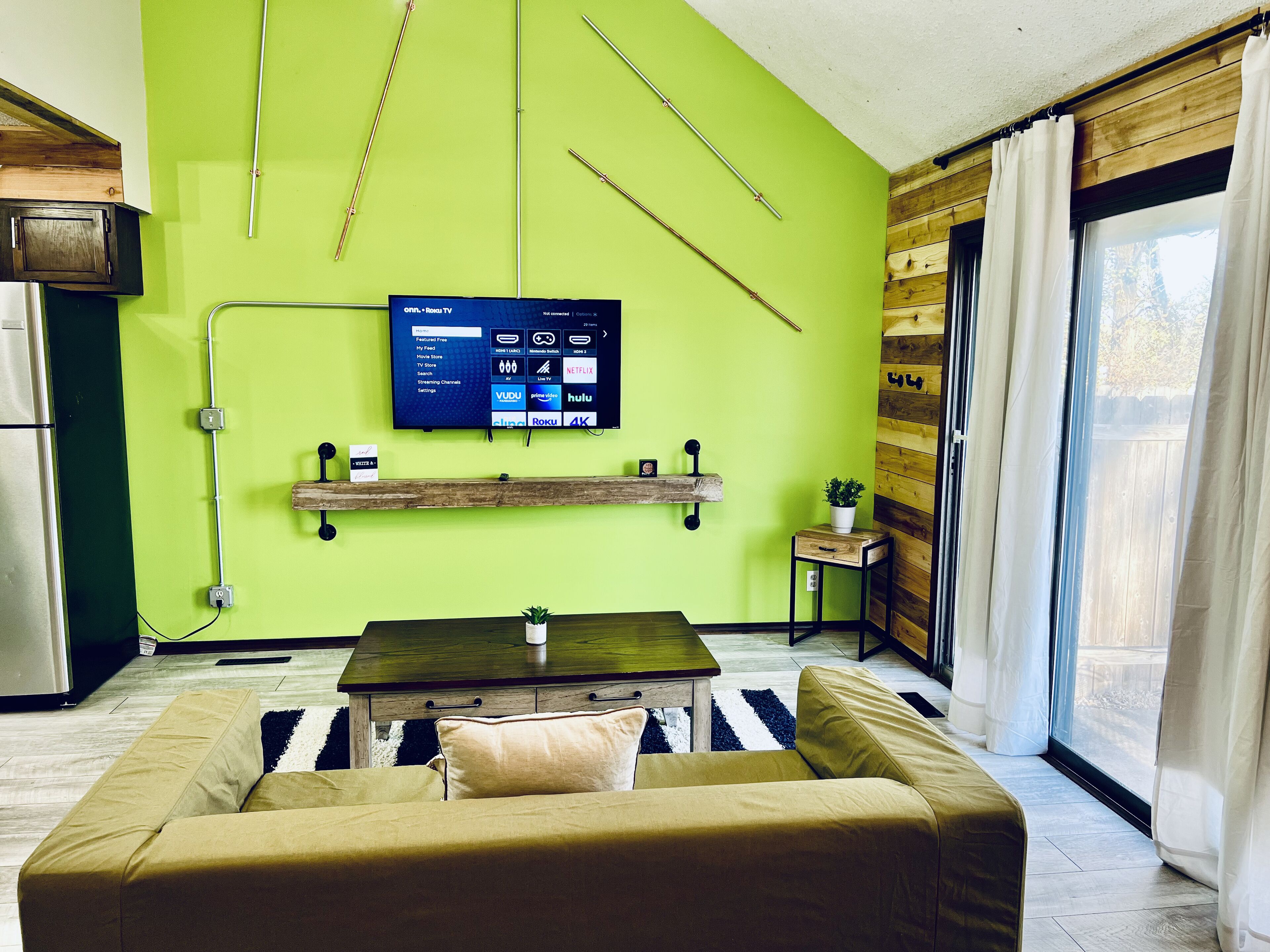 Cozy Airport Townhome