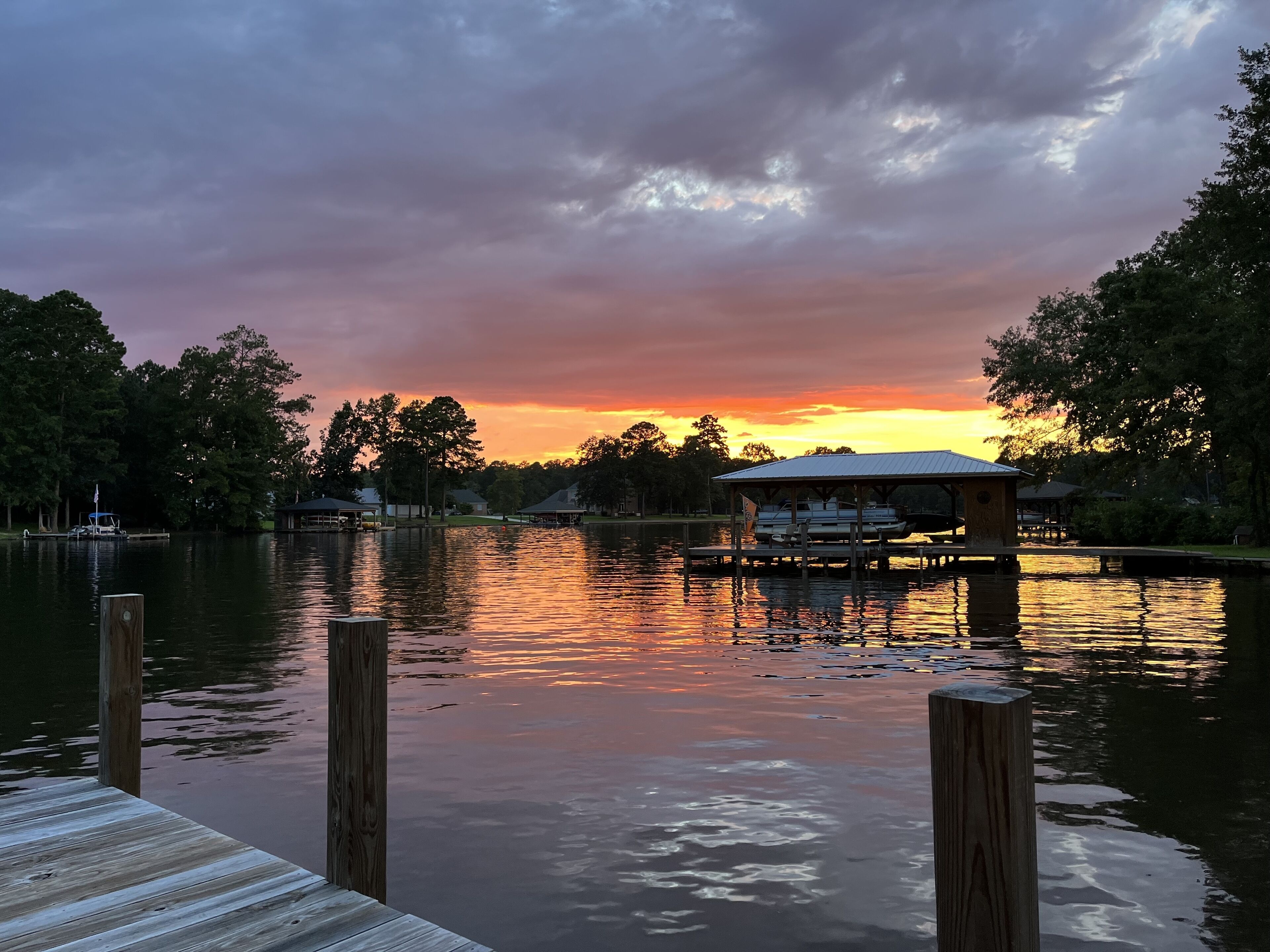 Reel good times, Lakefront Luxury Living, 3 bed/2 1/2 bath, dock your boat, swim