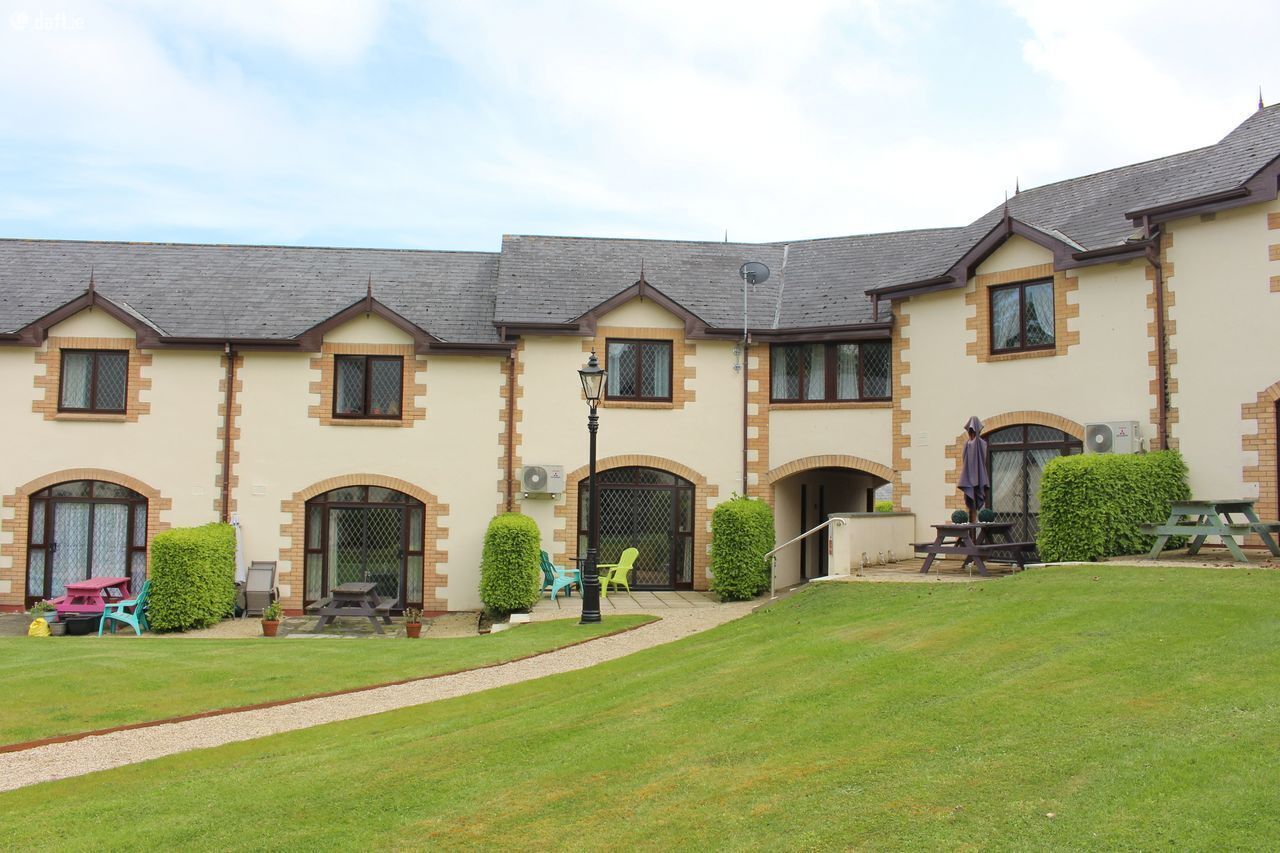 Idyllic holiday home-5 mins from the beach