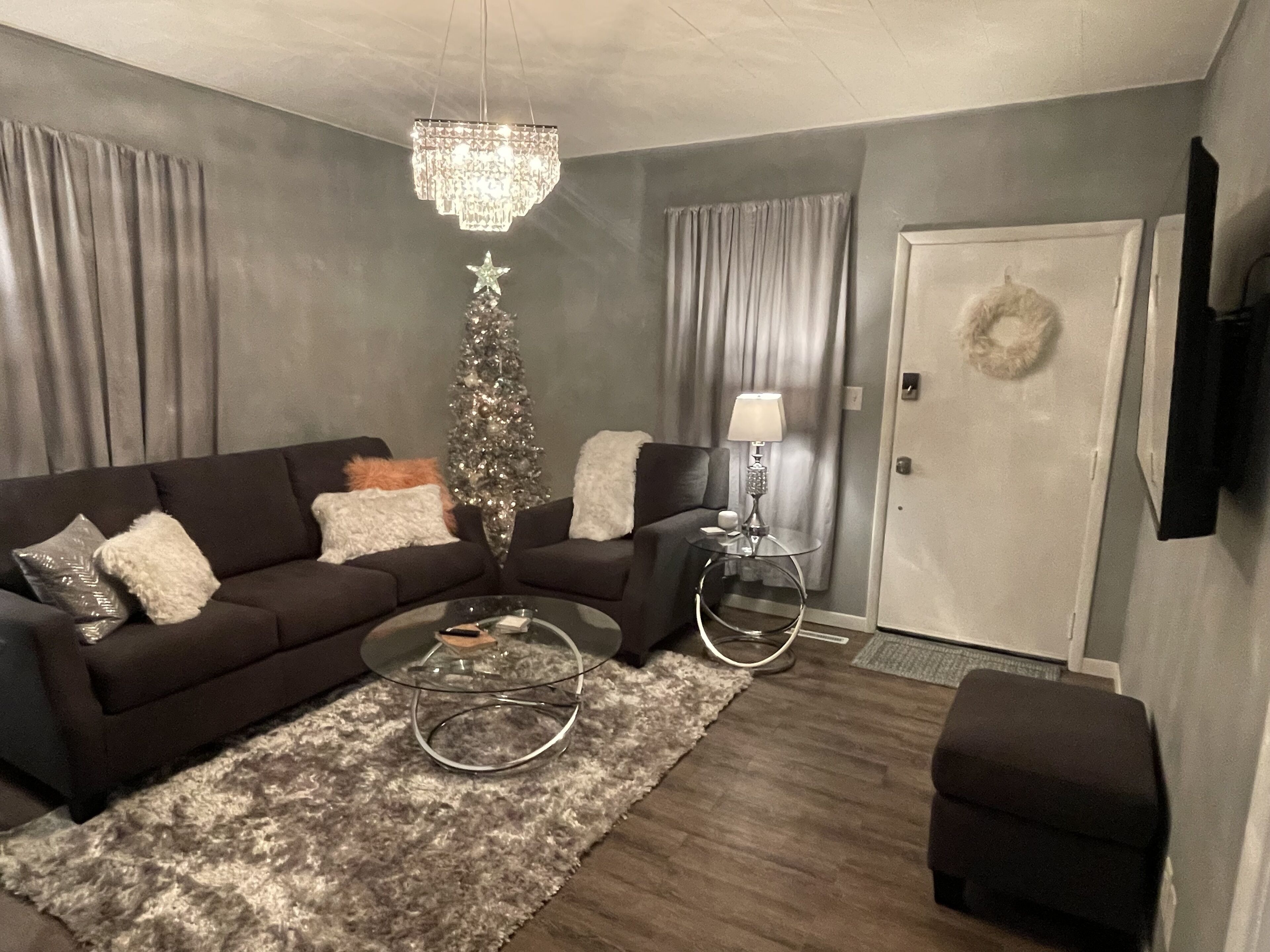 Glam cottage (pet-friendly) 5 mins from Czech Village & NewBo, 25 from Iowa City