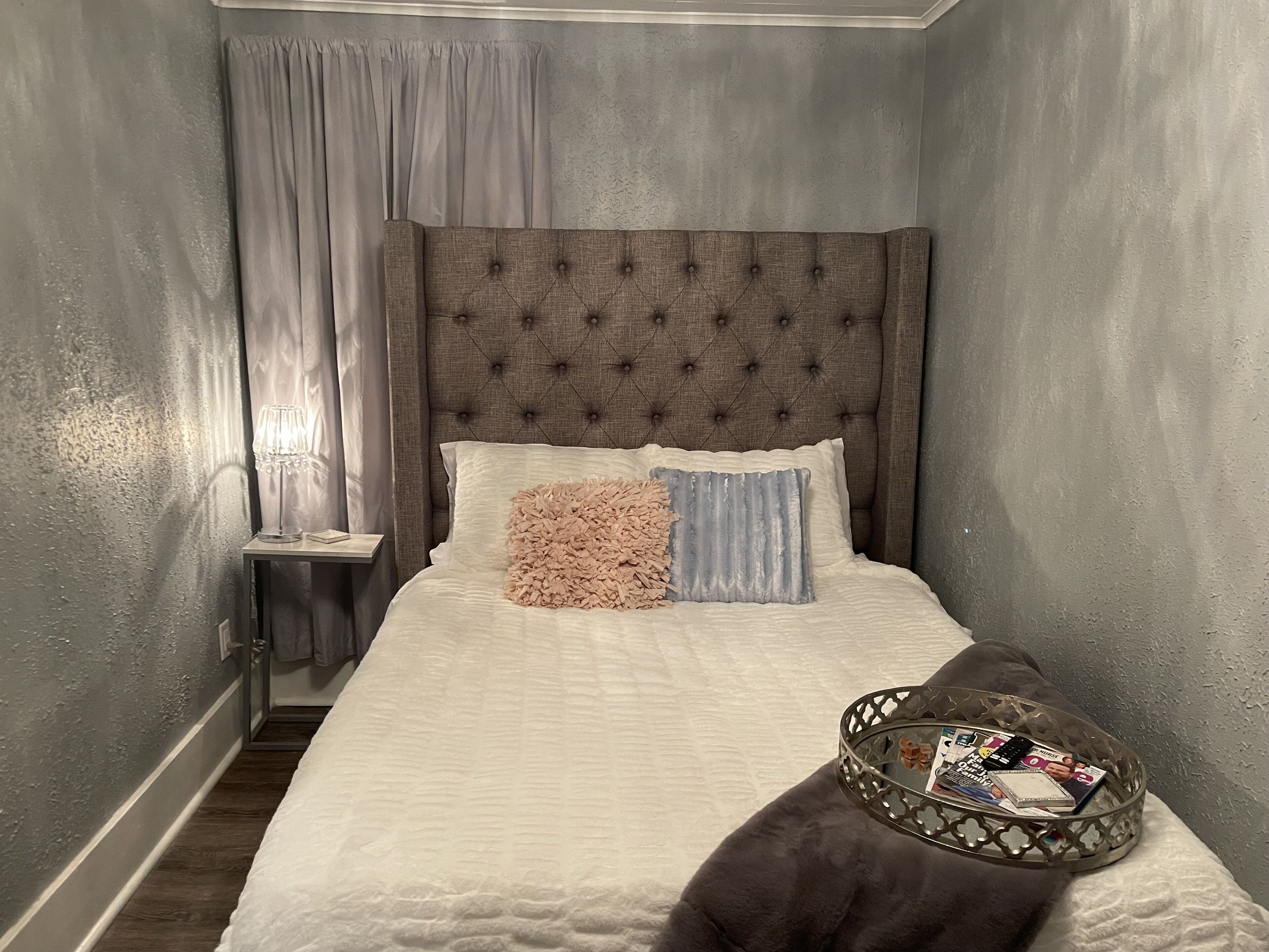 Glam cottage (pet-friendly) 5 mins from Czech Village & NewBo, 25 from Iowa City